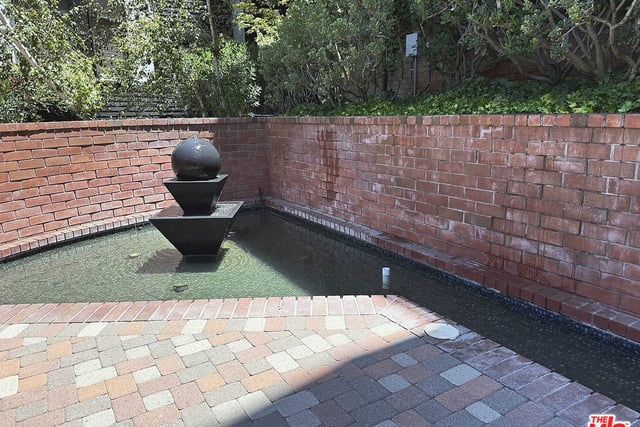 4752 Park Encino Lane 212, Encino, CA 91436 — photo 24 of 30