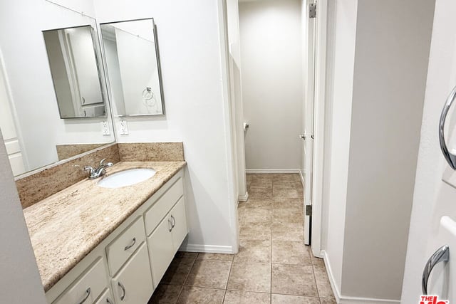5460 White Oak Avenue D205, Los Angeles, CA 91316 — photo 5 of 16