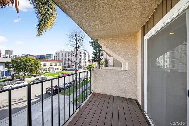 433 S Manhattan Pl 206, Los Angeles, CA 90020 — photo 7 of 19