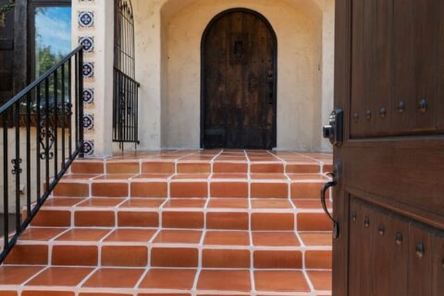 3249 Bennett Drive, Los Angeles, CA 90068 — photo 4 of 49