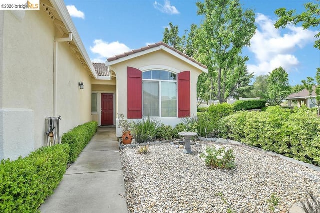 987 Centennial Dr, Brentwood, CA 94513 — photo 3 of 20