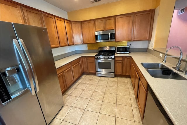 3303 Arious, Lancaster, CA 93536 — photo 9 of 24