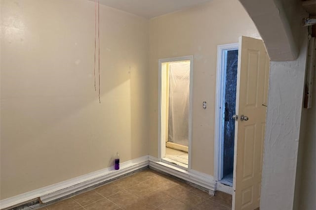 7828 Bell, Los Angeles, CA 90001 — photo 11 of 14
