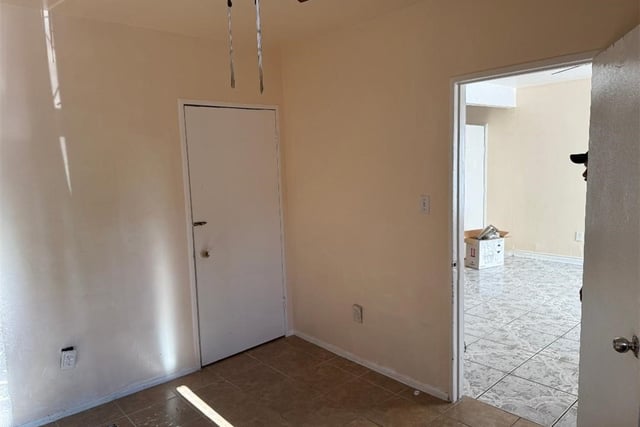 7828 Bell, Los Angeles, CA 90001 — photo 9 of 14