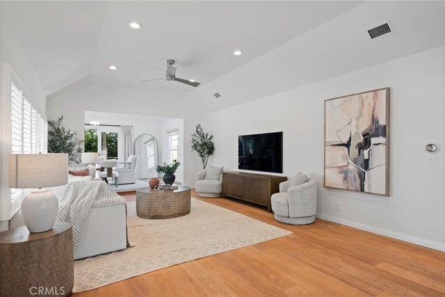 1662 Rotary, Los Angeles, CA 90026 — photo 4 of 42