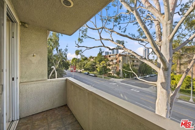 2301 S Beverly Glen Boulevard 301, Los Angeles, CA 90064 — photo 9 of 35