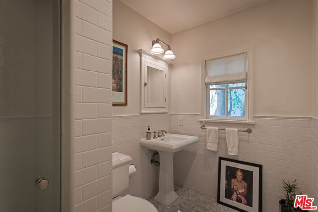 3145 La Suvida Drive, Los Angeles, CA 90068 — photo 16 of 27