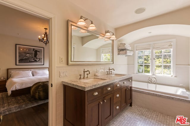 3145 La Suvida Drive, Los Angeles, CA 90068 — photo 20 of 27