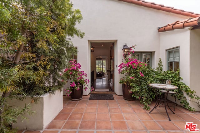 3145 La Suvida Drive, Los Angeles, CA 90068 — photo 3 of 27