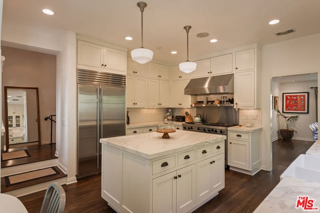 3145 La Suvida Drive, Los Angeles, CA 90068 — photo 9 of 27