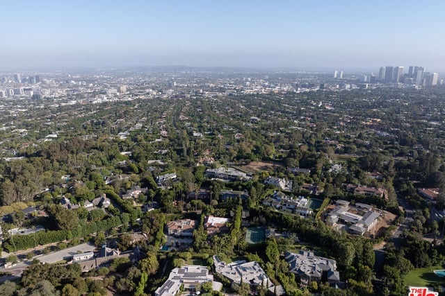 520 Stonewood Drive, Beverly Hills, CA 90210 — photo 16 of 17