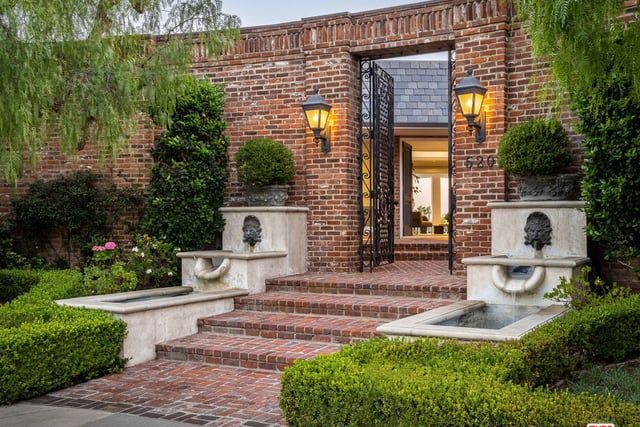 520 Stonewood Drive, Beverly Hills, CA 90210 — photo 3 of 17
