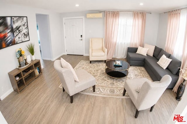 5705 West Blvd, Los Angeles, CA 90043 — photo 6 of 31
