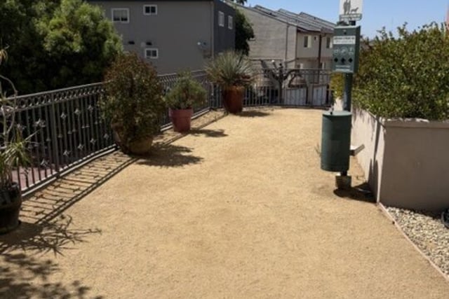 3750 Santa Rosalia Dr. 507, Los Angeles, CA 90008 — photo 23 of 26