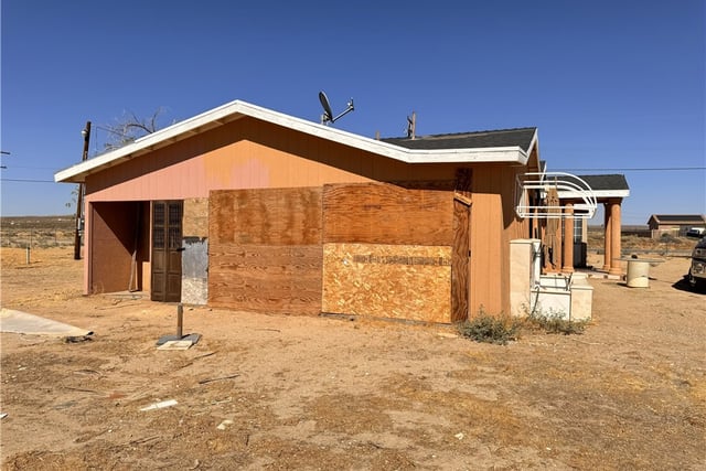 13861 E Avenue G6, Lancaster, CA 93535 — photo 2 of 25