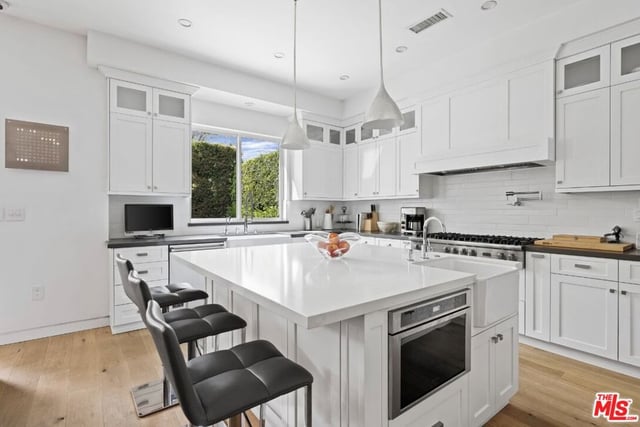 13932 Otsego Street, Sherman Oaks, CA 91423 — photo 14 of 38