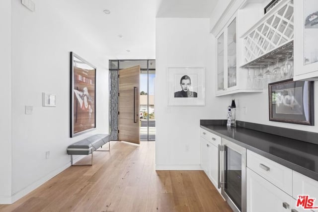 13932 Otsego Street, Sherman Oaks, CA 91423 — photo 5 of 38