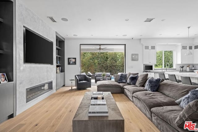 13932 Otsego Street, Sherman Oaks, CA 91423 — photo 7 of 38