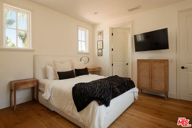 5315 Louise Avenue, Los Angeles, CA 91316 — photo 46 of 55