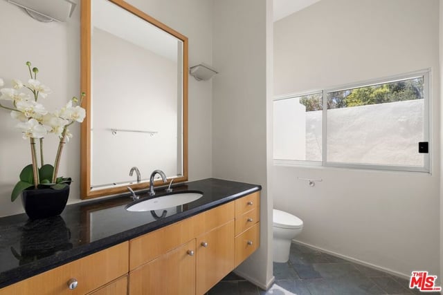940 Linda Flora Drive, Los Angeles, CA 90049 — photo 18 of 23