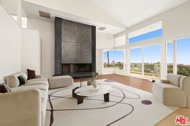 940 Linda Flora Drive, Los Angeles, CA 90049 — photo 3 of 23