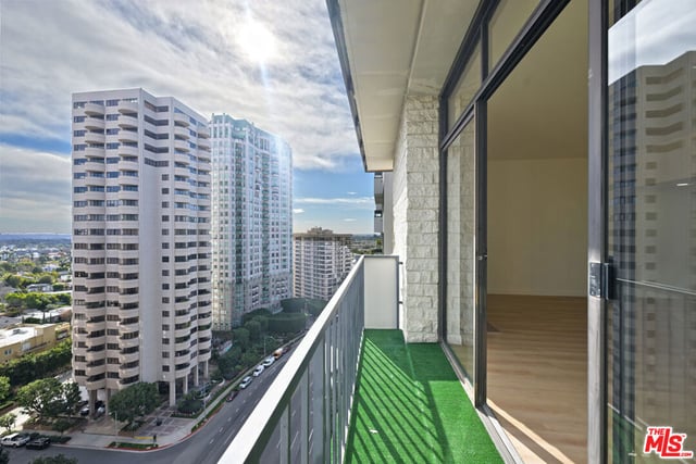 10535 Wilshire Boulevard 1803, Los Angeles, CA 90024 — photo 21 of 39