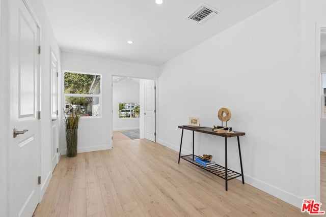 5822 Saloma Avenue, Sherman Oaks, CA 91411 — photo 9 of 28