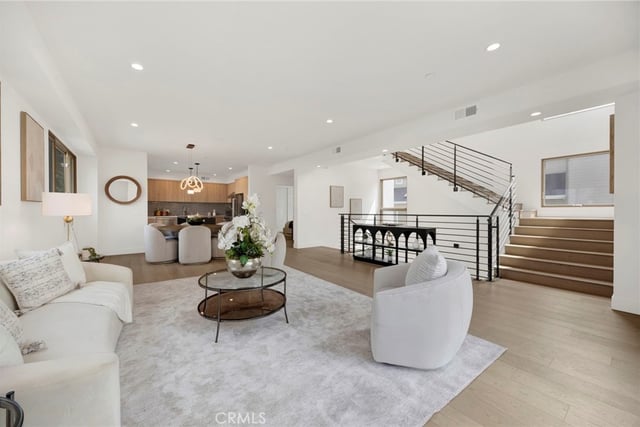 943 E California Boulevard 2, Pasadena, CA 91106 — photo 11 of 26