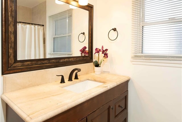 12560 Mineola, Pacoima, CA 91331 — photo 14 of 23