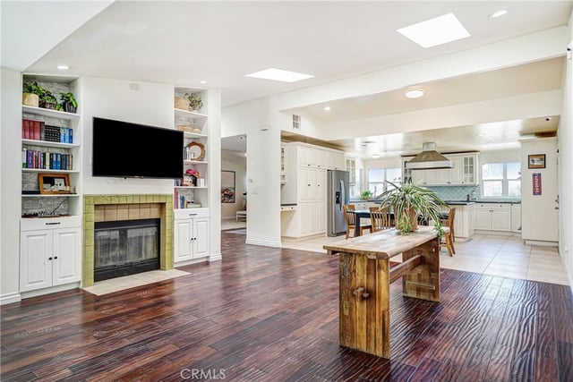 22450 Collins, Woodland Hills, CA 91367 — photo 17 of 39