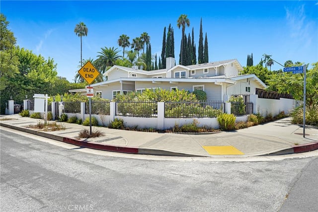 22450 Collins, Woodland Hills, CA 91367 — photo 3 of 39