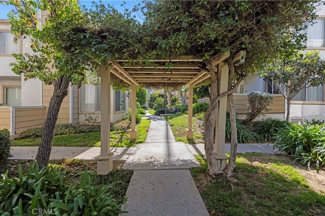18408 Hatteras Street, Tarzana, CA 91356 — photo 10 of 38
