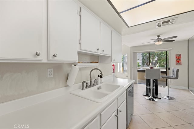 18408 Hatteras Street, Tarzana, CA 91356 — photo 14 of 38