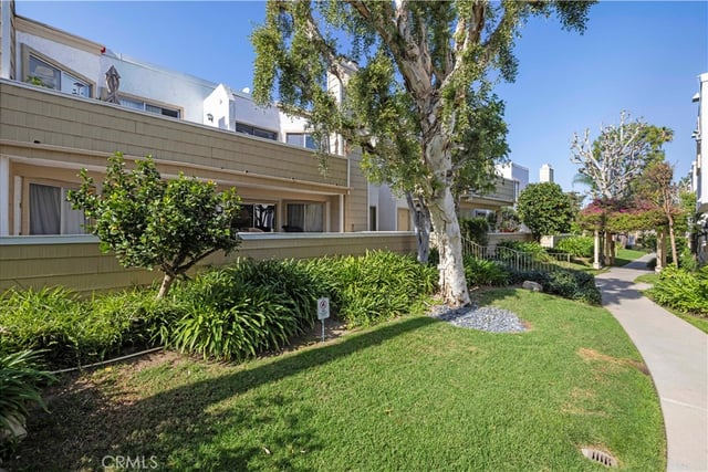 18408 Hatteras Street, Tarzana, CA 91356 — photo 33 of 38