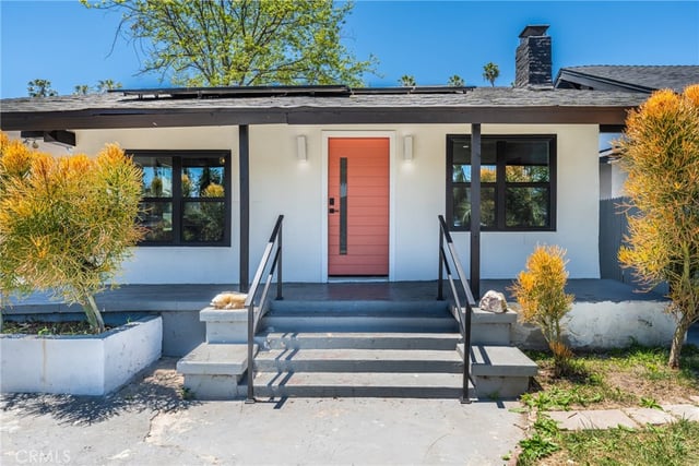 5107 Cimarron, Los Angeles, CA 90062 — photo 3 of 29