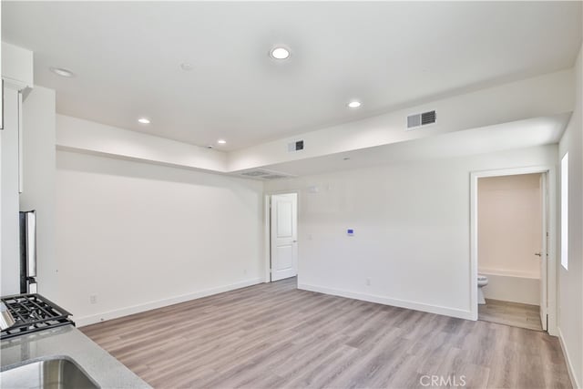 6826 Whitman Avenue, Van Nuys, CA 91406 — photo 31 of 59
