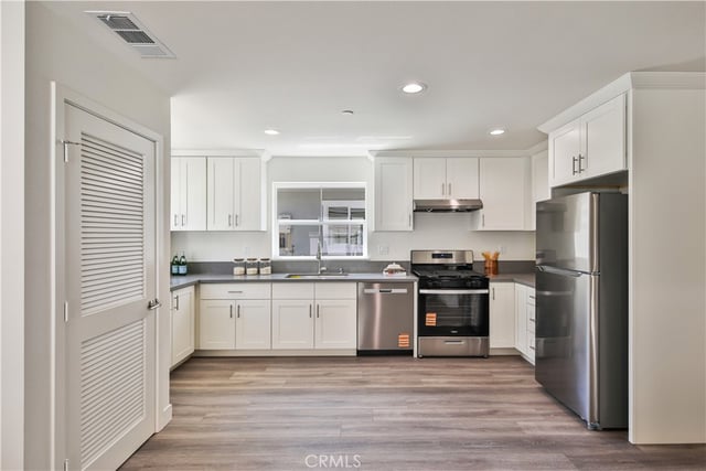 6826 Whitman Avenue, Van Nuys, CA 91406 — photo 42 of 59