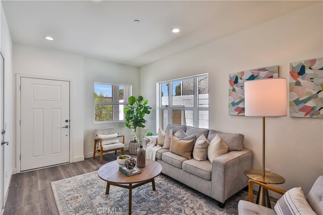 6826 Whitman Avenue, Van Nuys, CA 91406 — photo 5 of 59