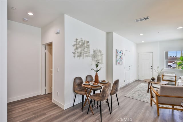 6826 Whitman Avenue, Van Nuys, CA 91406 — photo 6 of 59