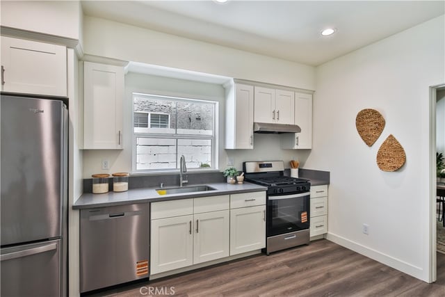 6826 Whitman Avenue, Van Nuys, CA 91406 — photo 8 of 59
