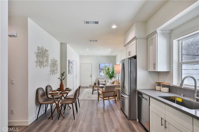 6826 Whitman Avenue, Van Nuys, CA 91406 — photo 9 of 59