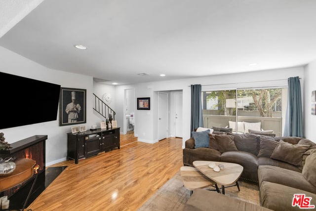 18550 Hatteras Street 100, Tarzana, CA 91356 — photo 2 of 49