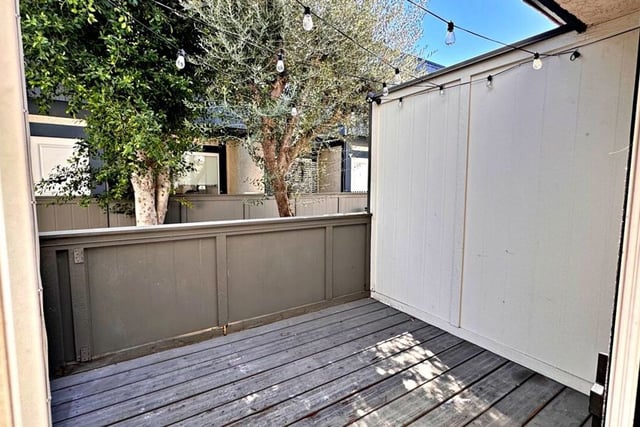 18550 Hatteras Street 100, Tarzana, CA 91356 — photo 41 of 49