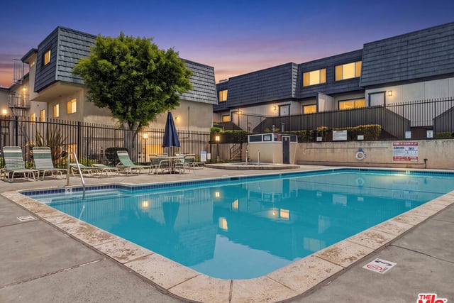 18550 Hatteras Street 100, Tarzana, CA 91356 — photo 49 of 49