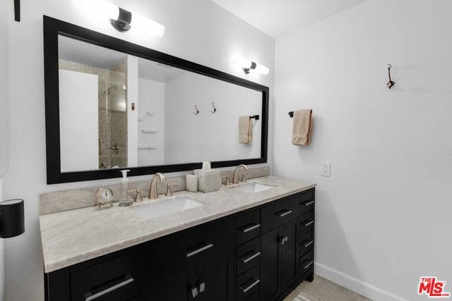 18550 Hatteras Street 100, Tarzana, CA 91356 — photo 9 of 49