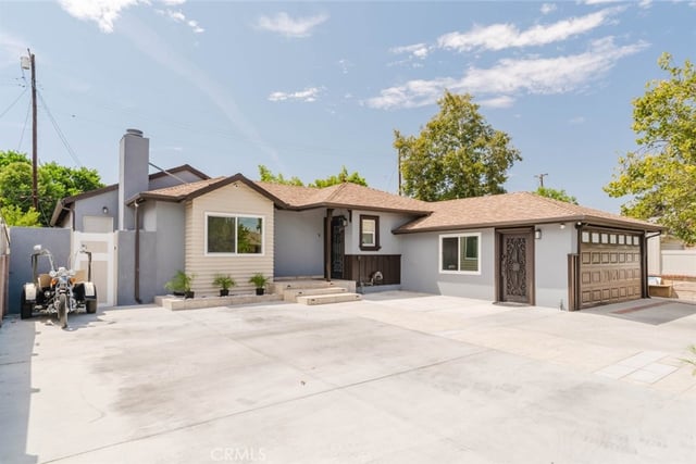7725 Loma Verde Avenue, Canoga Park, CA 91304 — photo 5 of 54