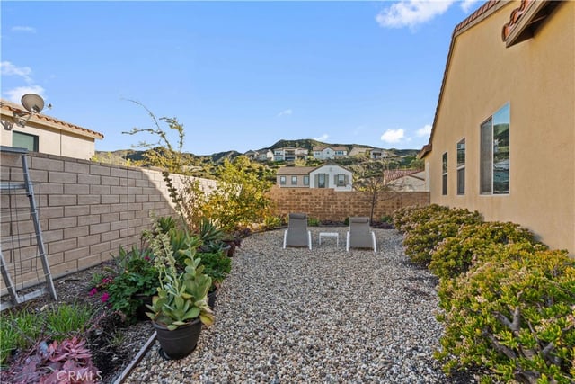 18619 Cedar Crest Drive, Canyon Country, CA 91387 — photo 40 of 68