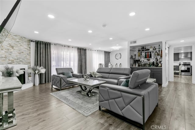 8801 Cedros Avenue 7, Panorama City, CA 91402 — photo 4 of 49