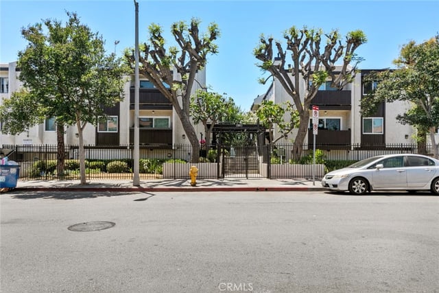 8801 Cedros Avenue 7, Panorama City, CA 91402 — photo 5 of 49
