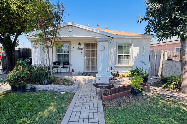 12101 Barnwall, Norwalk, CA 90650 — photo 2 of 36